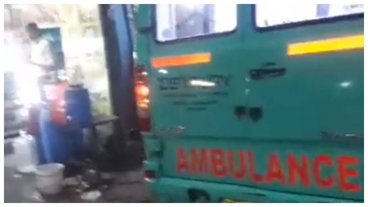 Screengrab from the widely shared video shows the ambulance parked in front of an eatery. Credit: Twitter/@Anjanikumar_IPS