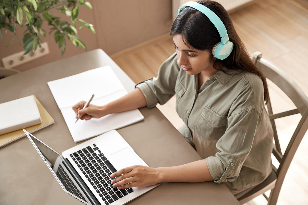 Indian girl student learning online