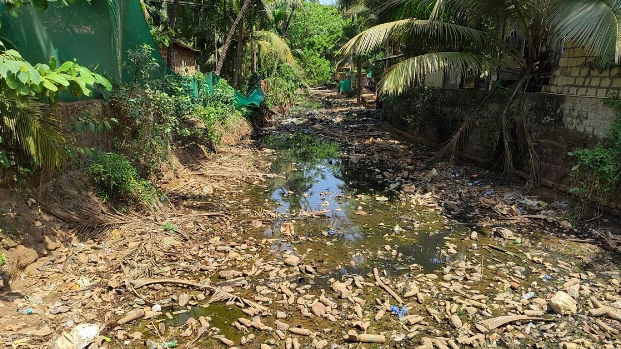 A storm water drain that runs through Gokarna carries the entire waste to the sea. DH Photo/Chiranjeevi Kulkarni