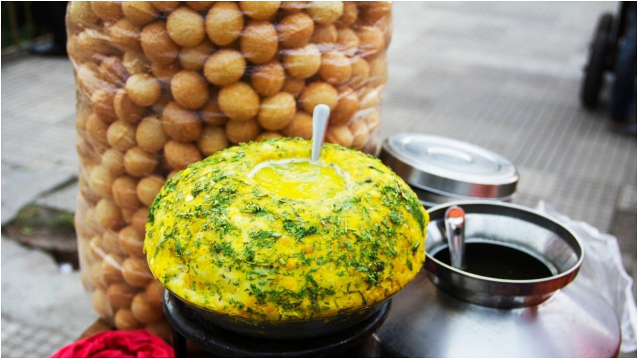 The players are tasked with the challenge to help a street vendor team fill orders for pani puri. Credit: iStock Photo