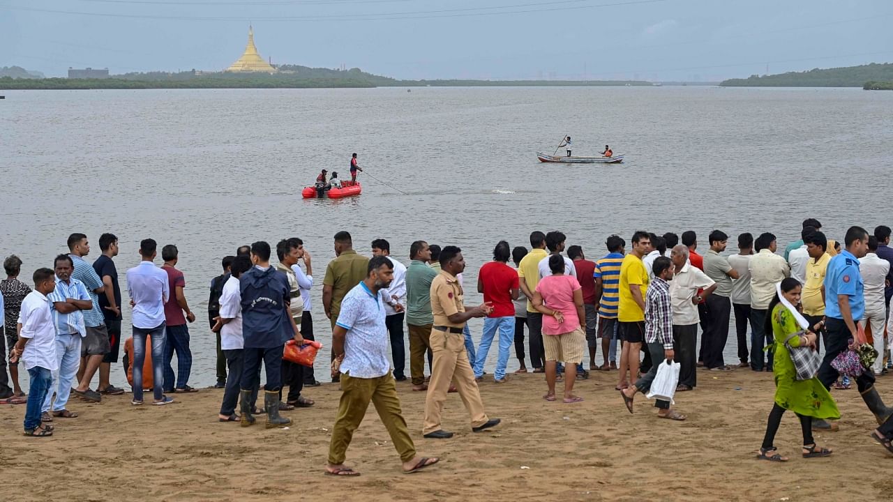 Search and rescue operation under way after five minor boys entered the Marve Creek waters and started drowning, at Malad in Mumbai, Sunday, July 16, 2023. Credit: PTI Photo