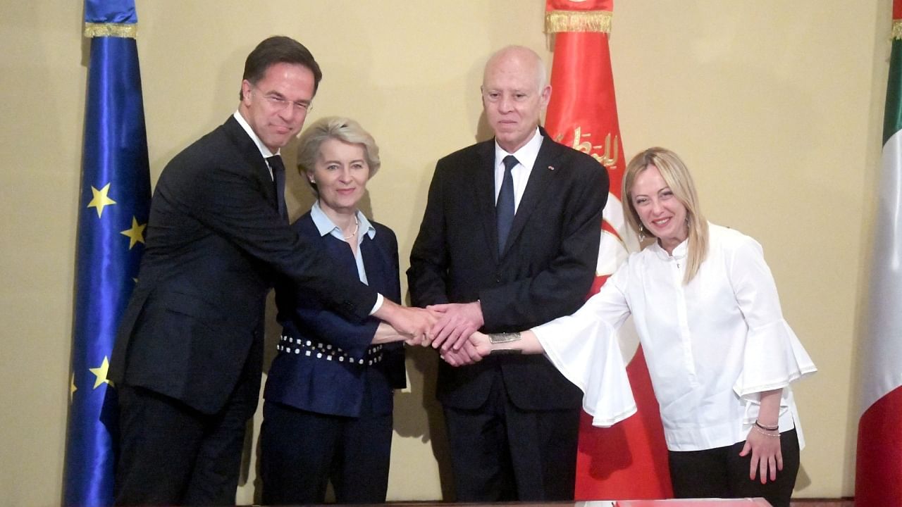 Tunisia's President Kais Saied, Italian Prime Minister Giorgia Meloni, European Commission President Ursula von der Leyen, and Dutch Prime Minister Mark Rutte shake hands during the signing of a "strategic partnership" agreement between Tunisia and EU, in Tunis. Credit: Reuters Photo