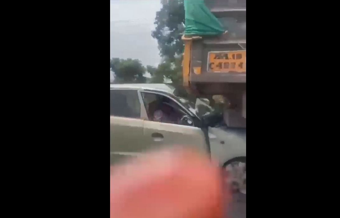 Video of the incident circulating on social media. Credit: Twitter/@DarshanDevaiahB