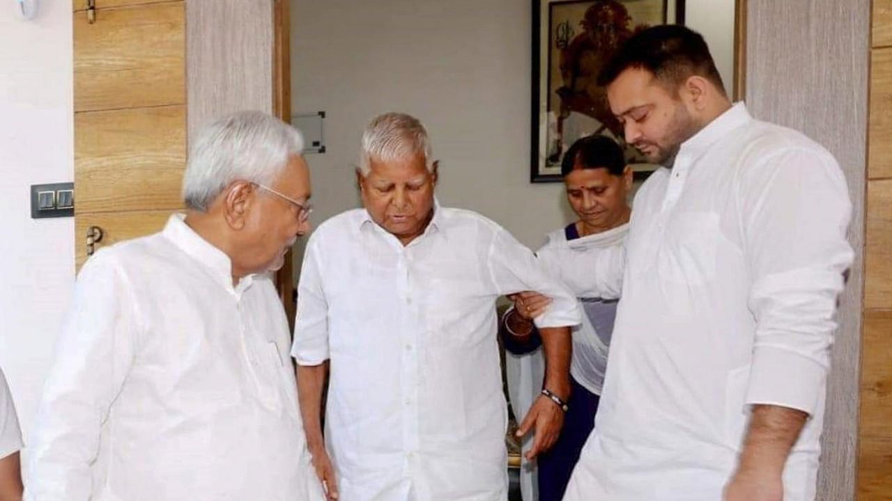 Bihar Chief Minister Nitish Kumar meets RJD chief Lalu Prasad in Patna. Credit: PTI File Photo