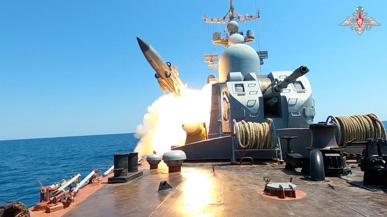 <div class="paragraphs"><p>Russian navy rehearses firing rockets in Black Sea. </p></div>