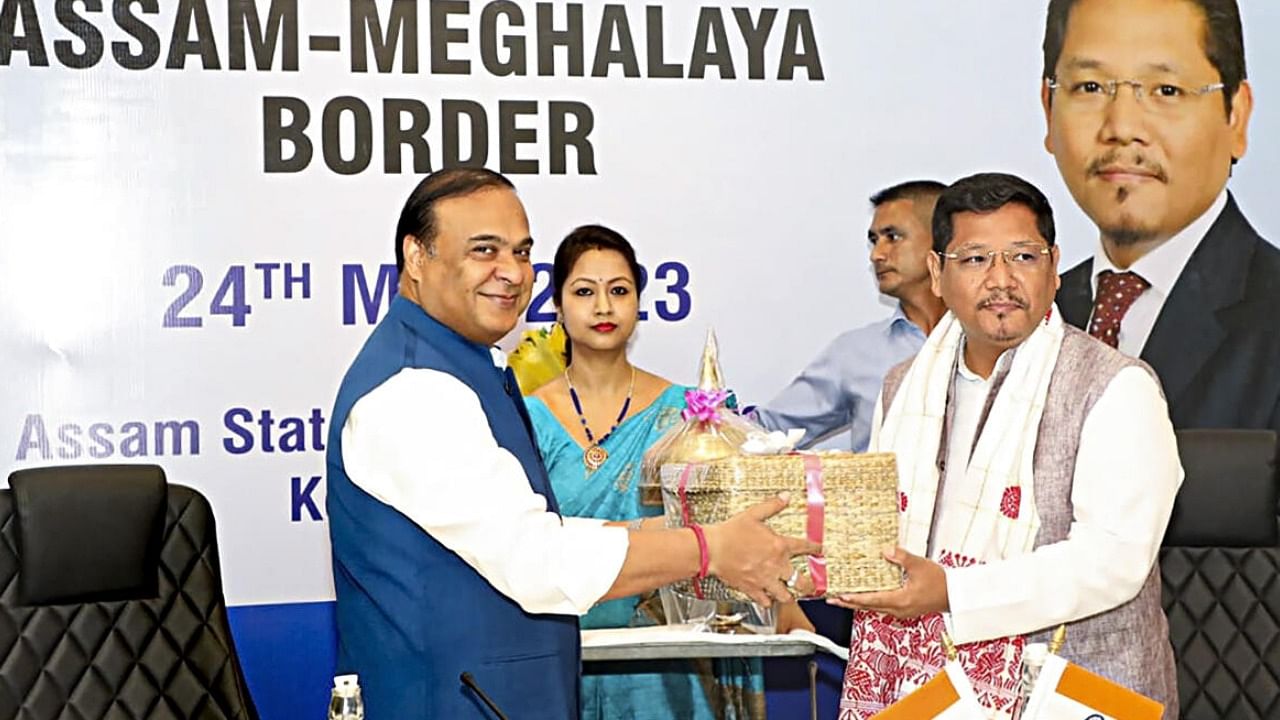 Assam CM Himanta Biswa Sarma(L) and his Meghalaya counterpart Conrad Sangma. Credit: PTI File Photo