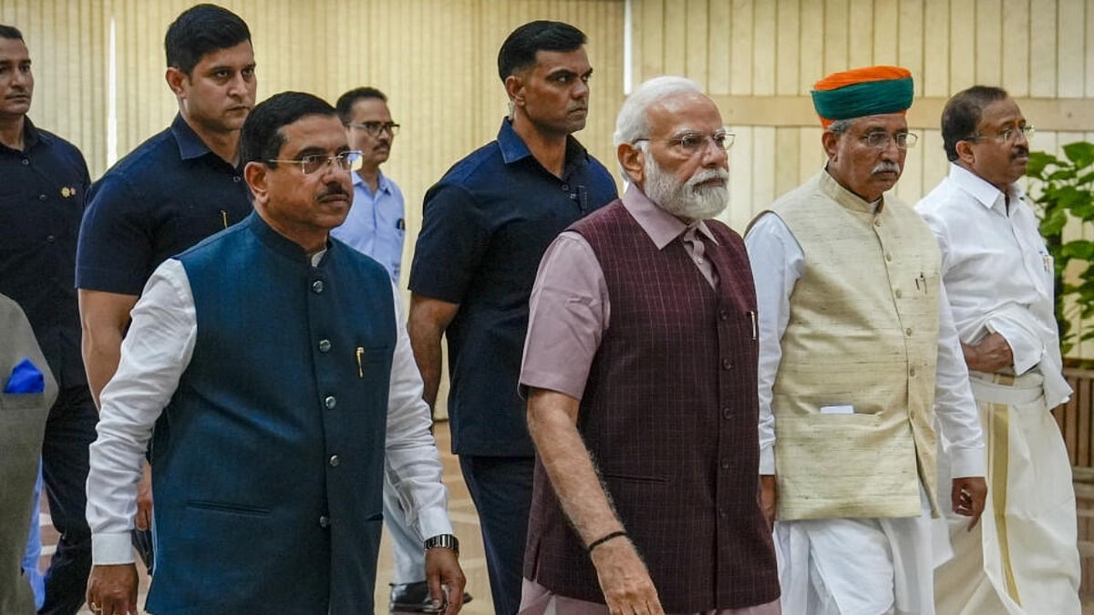 Modi Compoany PM Modi hits back at Opposition; cites 'East India company', Mujahideen ...
