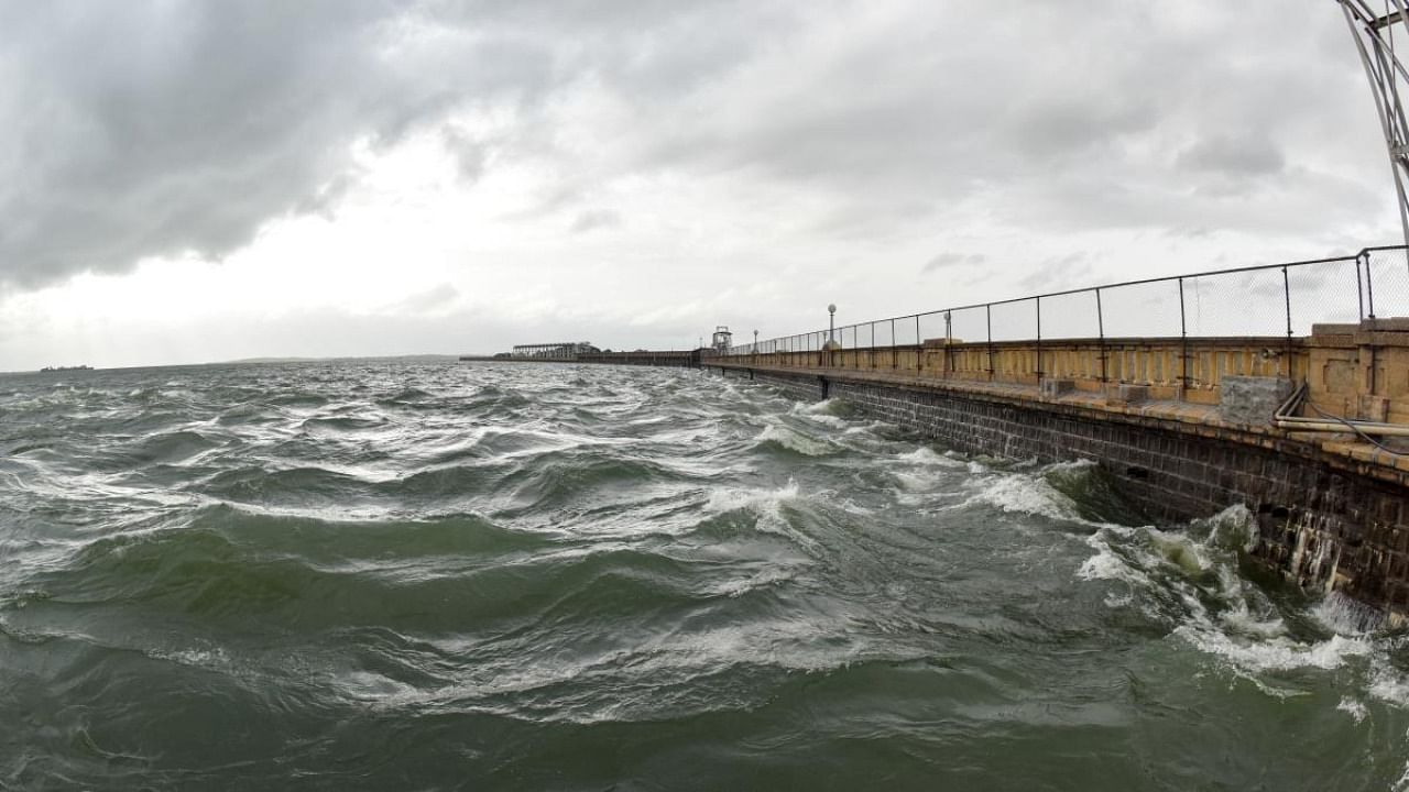 The water level in Krishnaraja Sagar (KRS) reservoir on Tuesday touched 100 feet as against its capacity of 124.80 feet.  Credit: DH File Photo