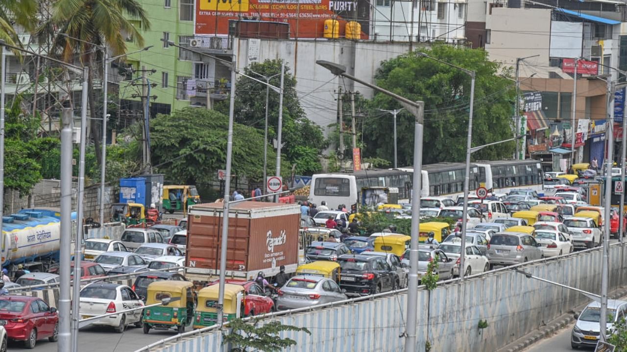 Satellite Town Ring Road: ಸ್ಯಾಟಲೈಟ್ ರಿಂಗ್ ರಸ್ತೆಯ ಮೊದಲ ಹಂತದ ಕಾಮಗಾರಿ ಪೂರ್ಣ: ಈ  ಪಟ್ಟಣಗಳ ಅಭಿವೃದ್ಧಿಗೆ ವೇಗ | NHAI Nears Completion of Bengaluru's Satellite  Town Ring Road - Kannada Oneindia