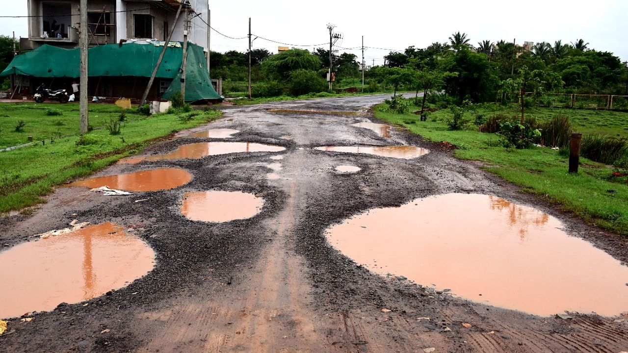 The lack of systematic urban planning has cascading effects on road infrastructure and traffic. Credit: DH Photo