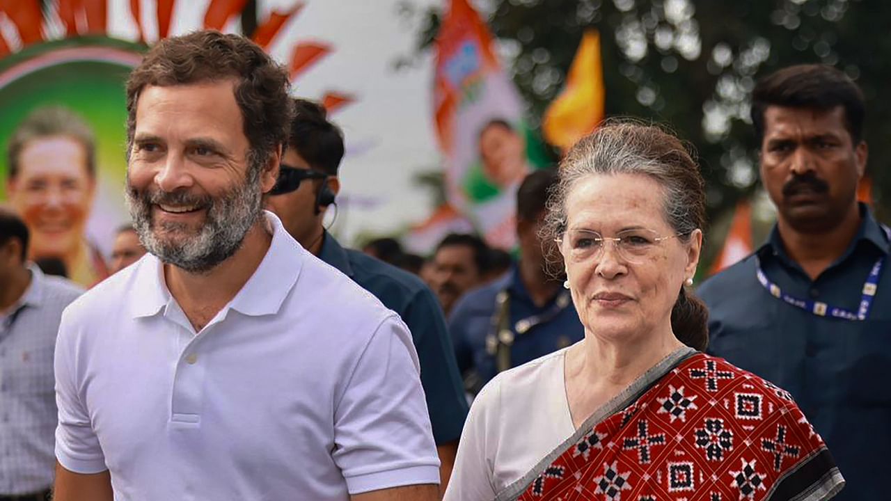 Congress leaders Rahul Gandhi (L) and Sonia Gandhi (R). Credit: PTI File Photo