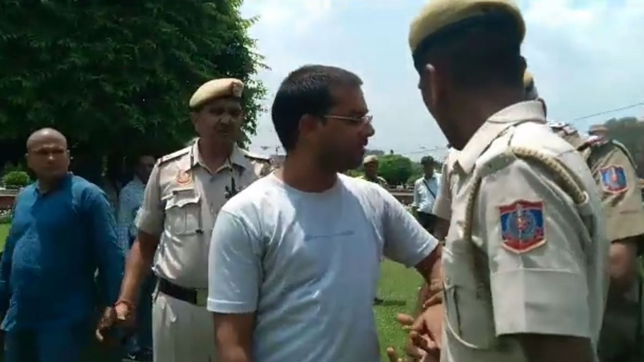 A screengrab from a video showing the assailant being taken away by the Delhi Police. Credit: X/@siddhantvm