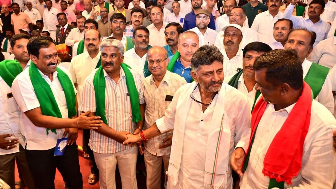 Pouring their hearts out at a meeting chaired by Deputy Chief Minister DK Shivakumar, they urged the government to abandon the PRR project if it cannot compensate them based on the 2014 Land Acquisition Act. Credit: Special Arrangement