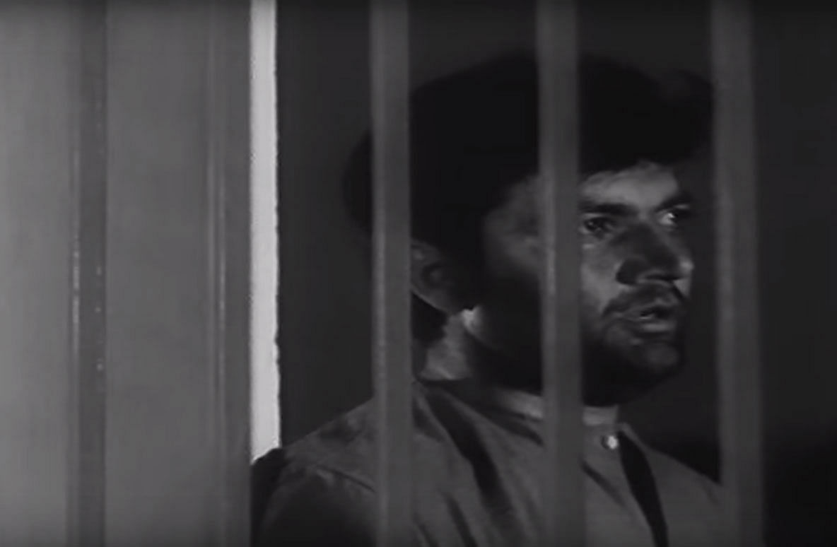 Famed for being one of the most prominent patriotic films and for the original "Sarfaroshi ki Tamanna" by Mohammed Rafi, 'Shaheed' was a landmark piece of cinema focusing on the life of Bhagat Singh and his allies, Rajguru and Sukhdev, who were hanged for their revolutionary ways.