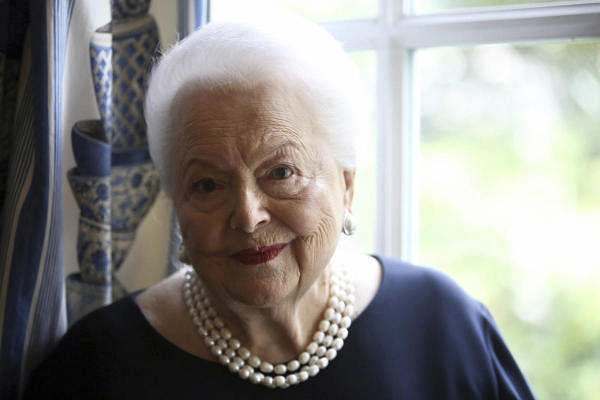 9 Olivia de Havilland movies that you can stream