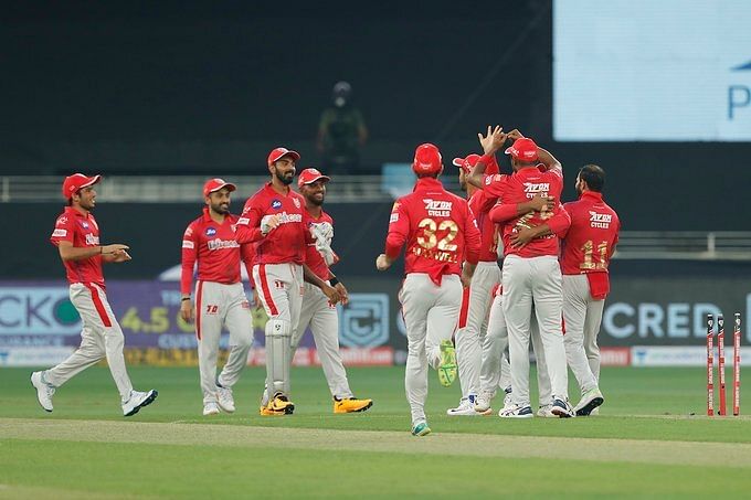 Shami picks up the wickets of Prithvi and Hetmyer in a single over. Credit: IPL official Twitter handle