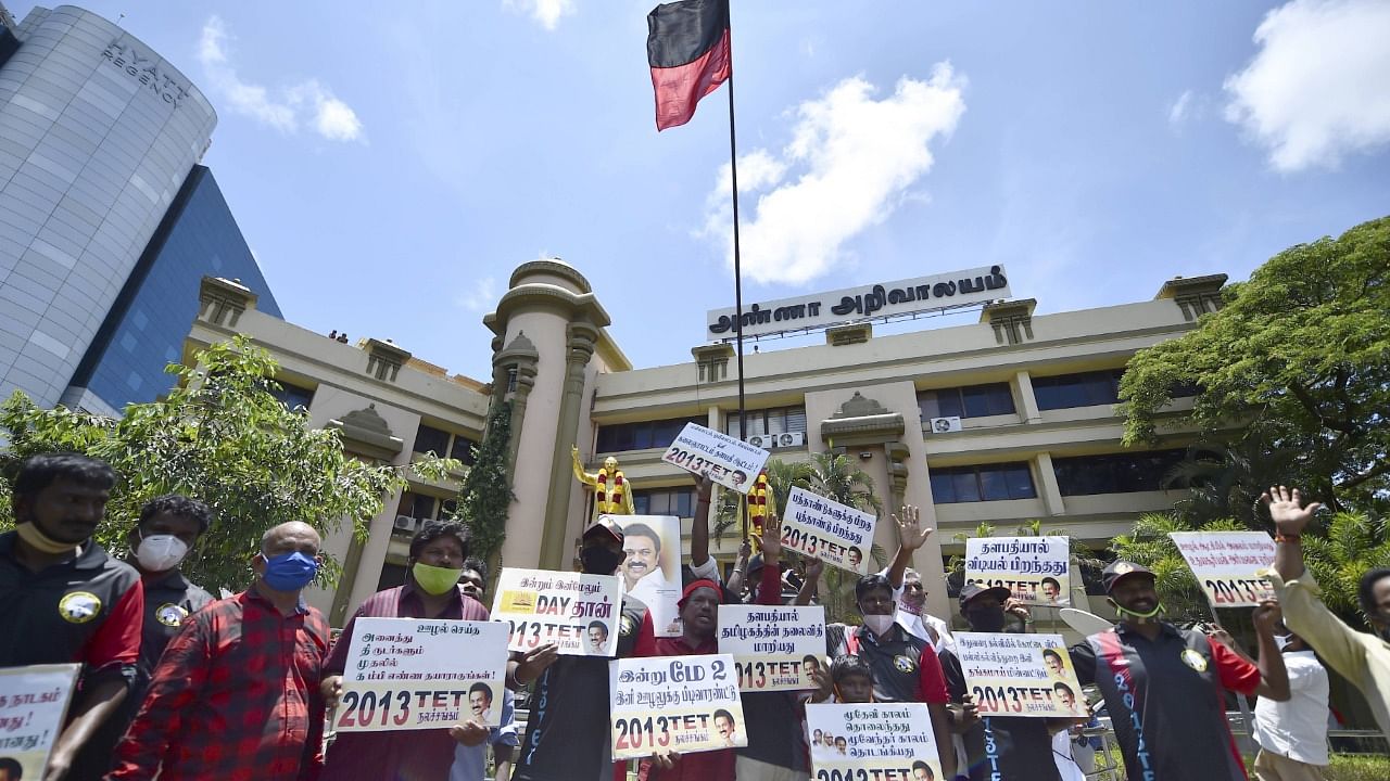 Tamil Nadu Assembly Elections: Amid Covid-19, exuberant DMK workers celebrate outside party HQ