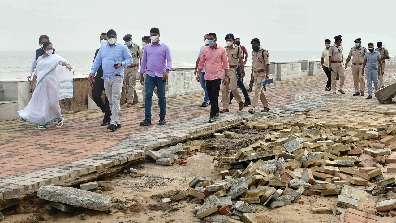 Mamata Banerjee reviews Cyclone Yaas impact