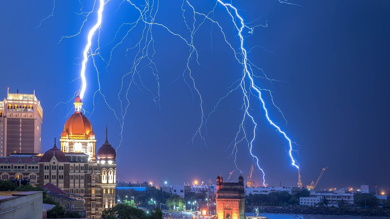 Mumbai Monsoon: Electrifying lightning photos by Ujwal Puri