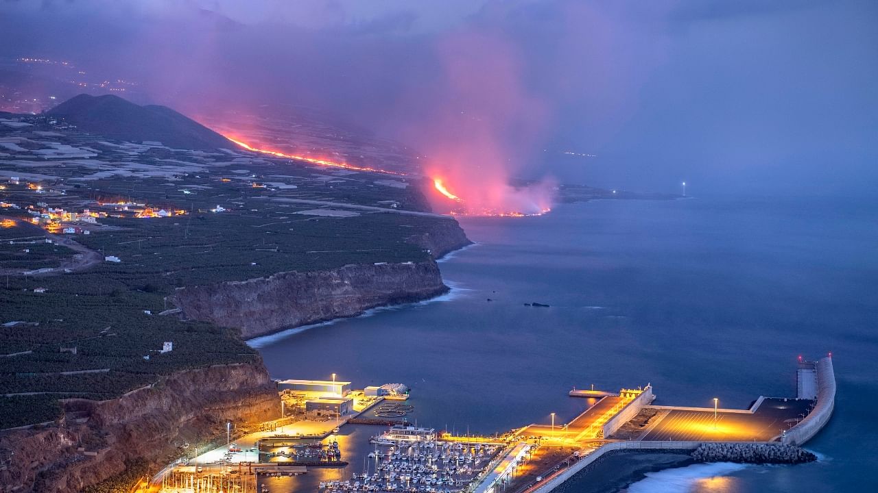 Lava from La Palma eruption reaches the Atlantic ocean; See Pics Credit: AP Photo