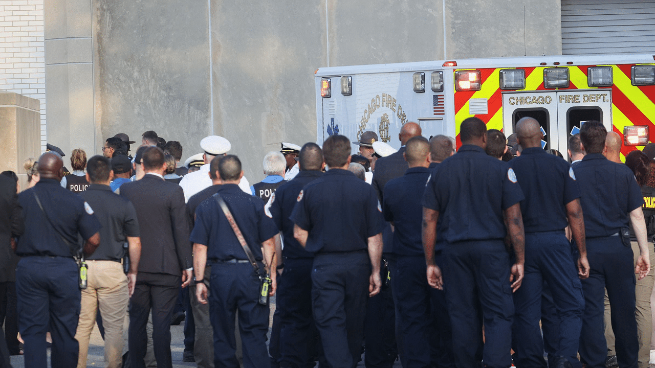 Procession held for Illinois state trooper who committed suicide in Chicago. Credit: AFP Photo