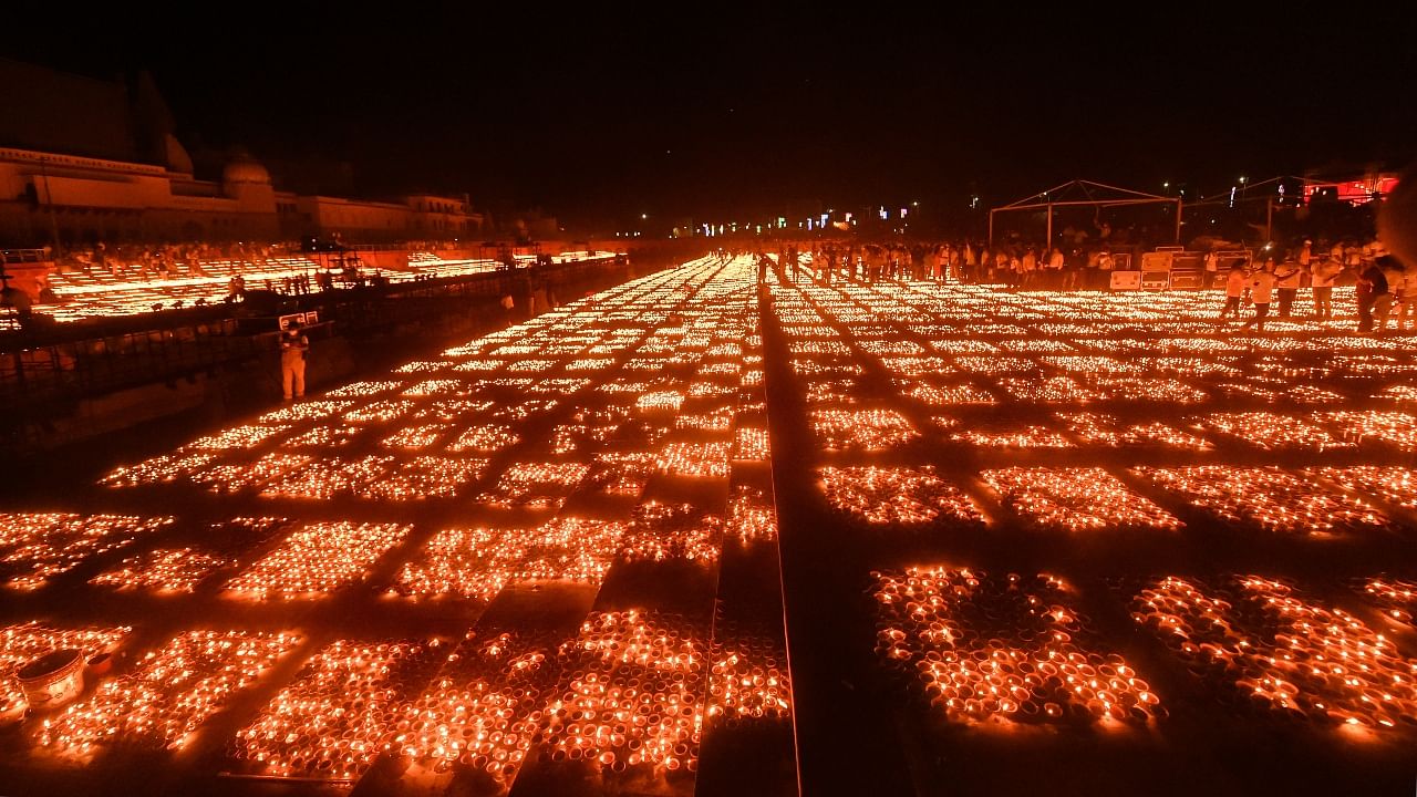 Deepotsav 2021: Ayodhya lights 9 lakh diyas, sets world record 