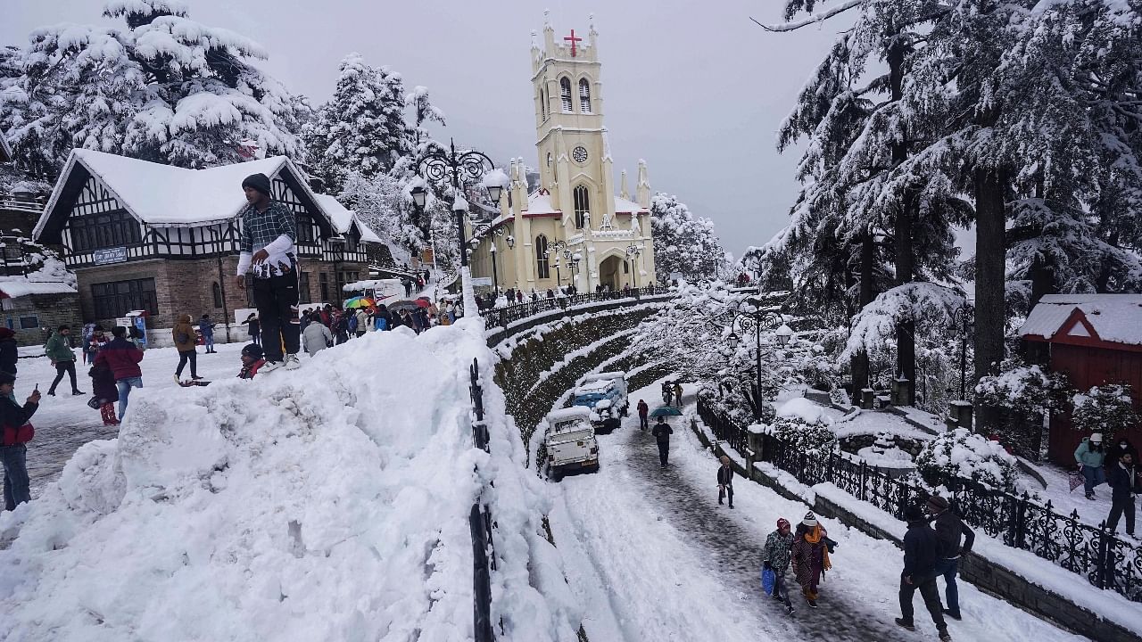 Shimla receives season's heaviest snowfall — See Pictures