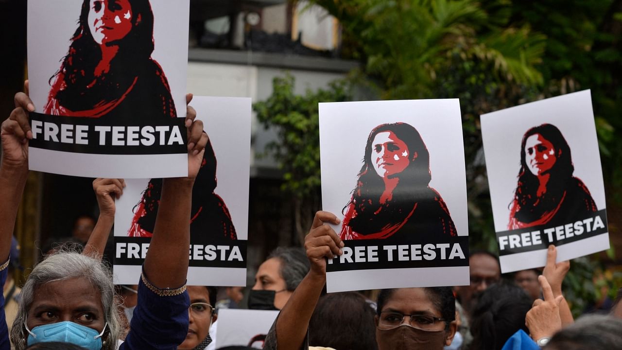 In Pics | Protests across India over arrest of activist Teesta Setalvad