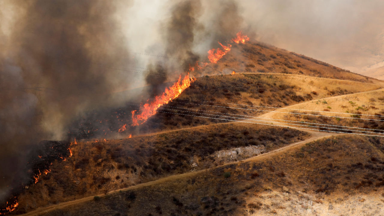 The Route Fire burns near Castaic, California, US, August 31, 2022. Credit: Reuters Photo